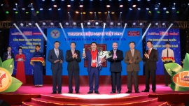 Tập đoàn Vàng Bạc Đá quý Kim Tín  tiếp tục đạt Cup vàng “Thương hiệu mạnh Việt Nam” 